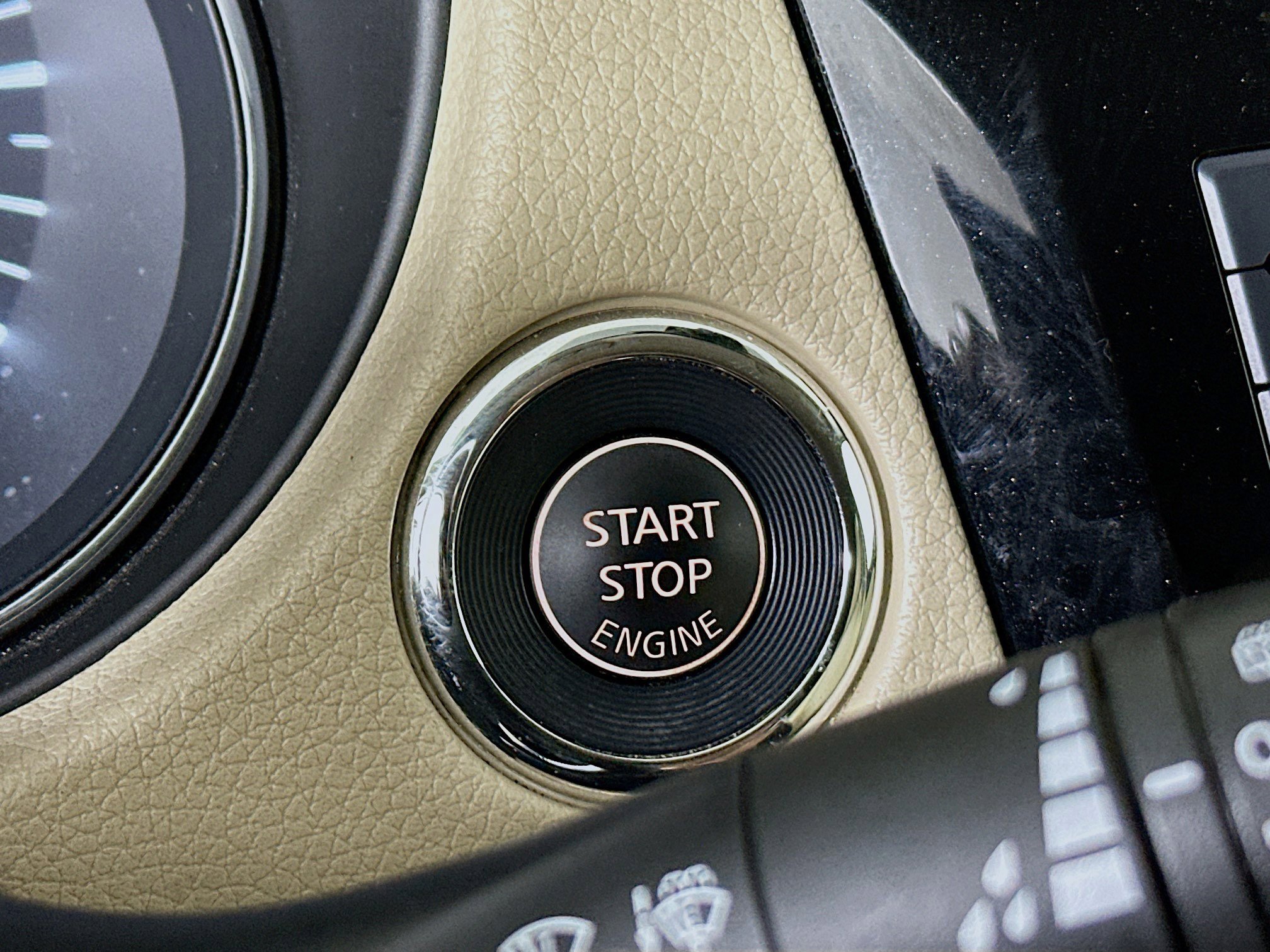 Used 2020 Nissan Rogue SV FWD image 20
