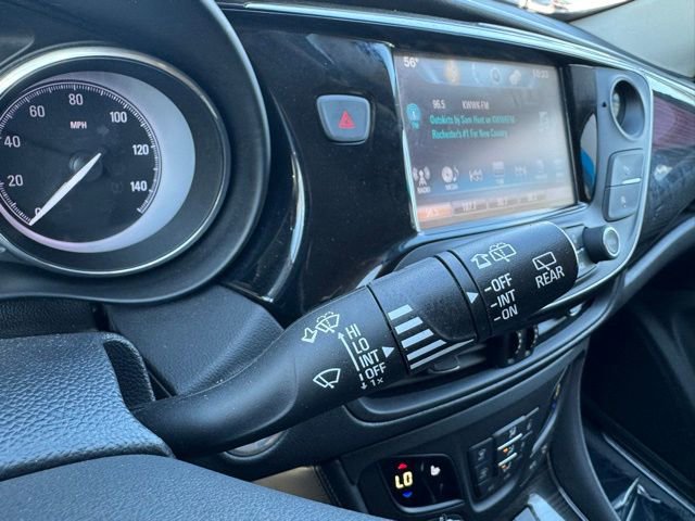 Used 2019 Buick Envision Essence FWD image 17