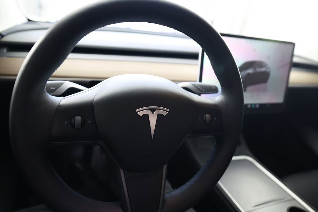 Used 2023 Tesla Model Y Performance AWD/4WD image 18