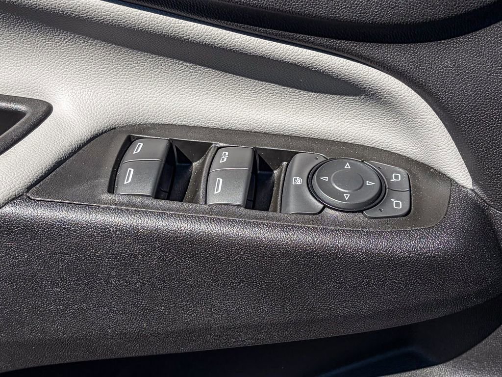 Used 2022 Chevrolet Equinox LS w/ LS Convenience Package image 43