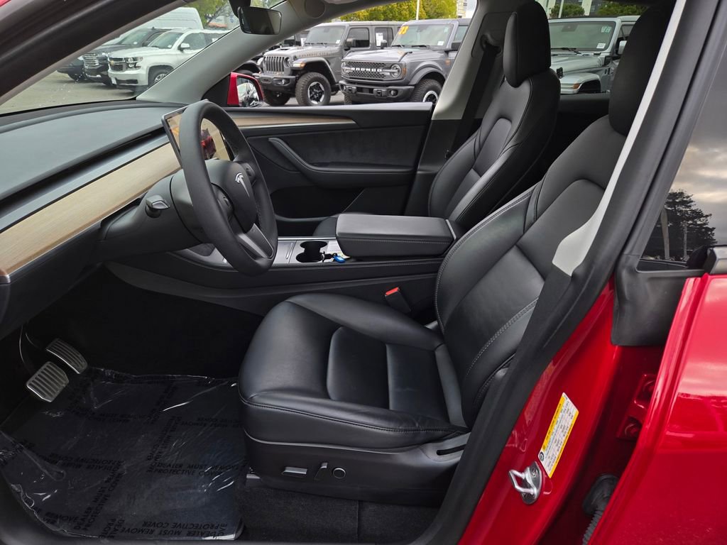 Used 2022 Tesla Model Y Long Range image 15