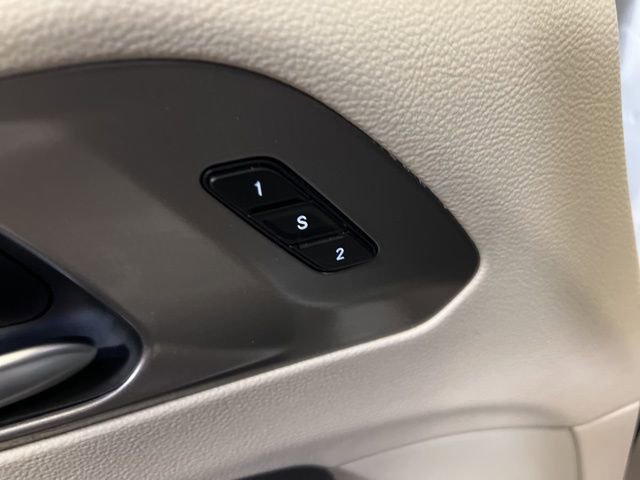 Used 2024 Chrysler Pacifica Select image 49