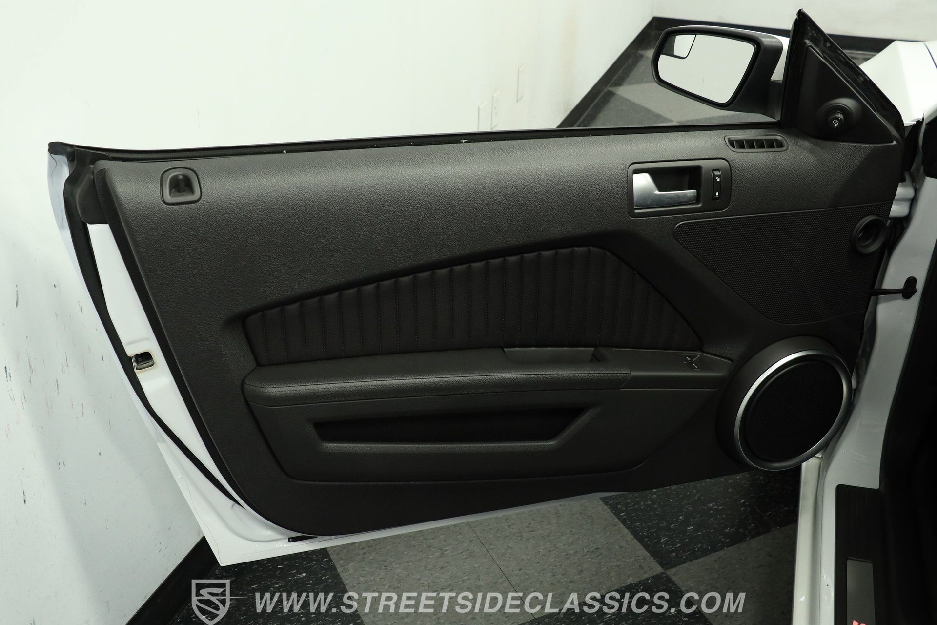 Used 2014 Ford Mustang Shelby GT500 RWD image 34