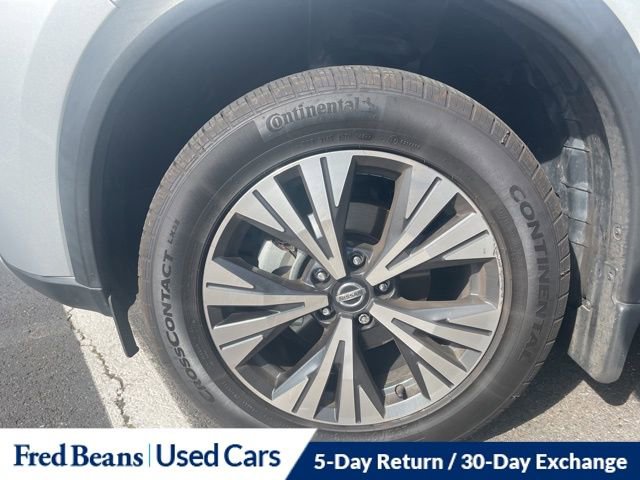 Certified 2021 Nissan Rogue SV w/ Premium Package image 16