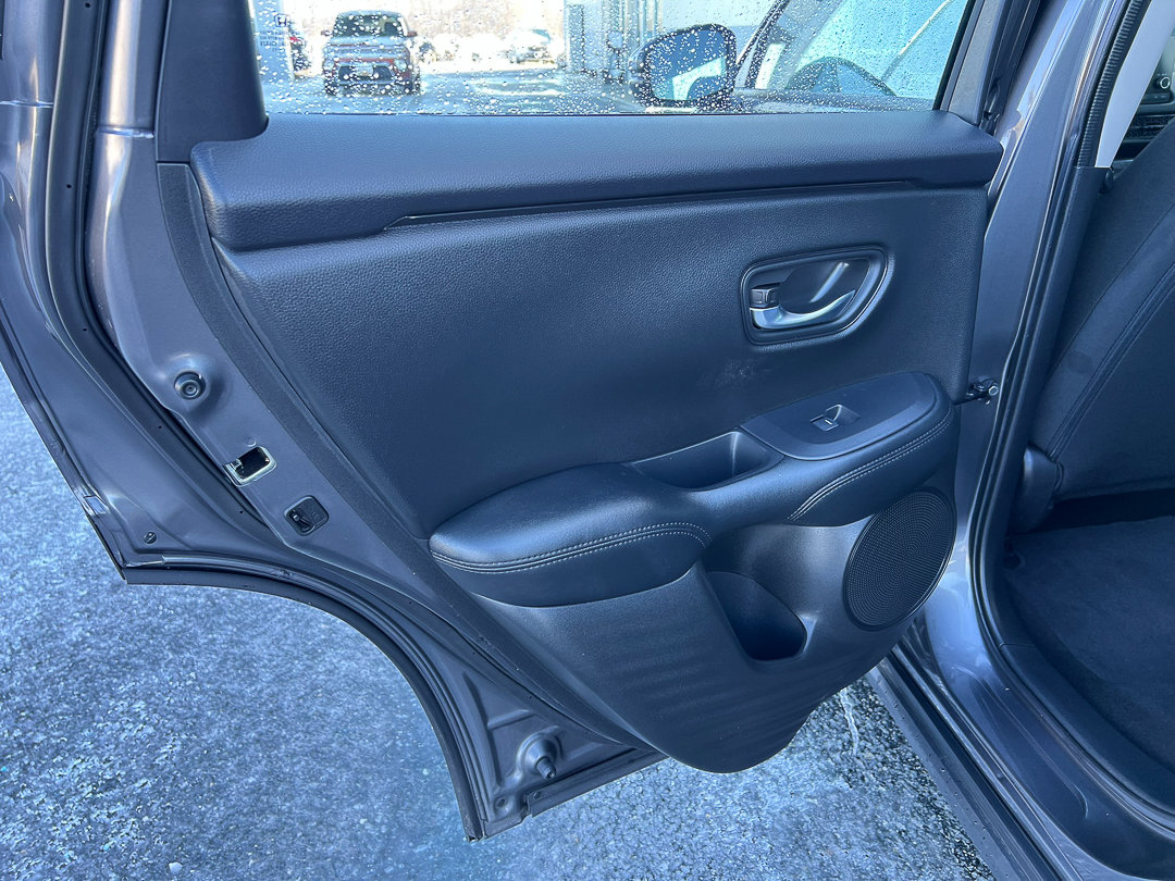 Used 2023 Honda HR-V LX image 23