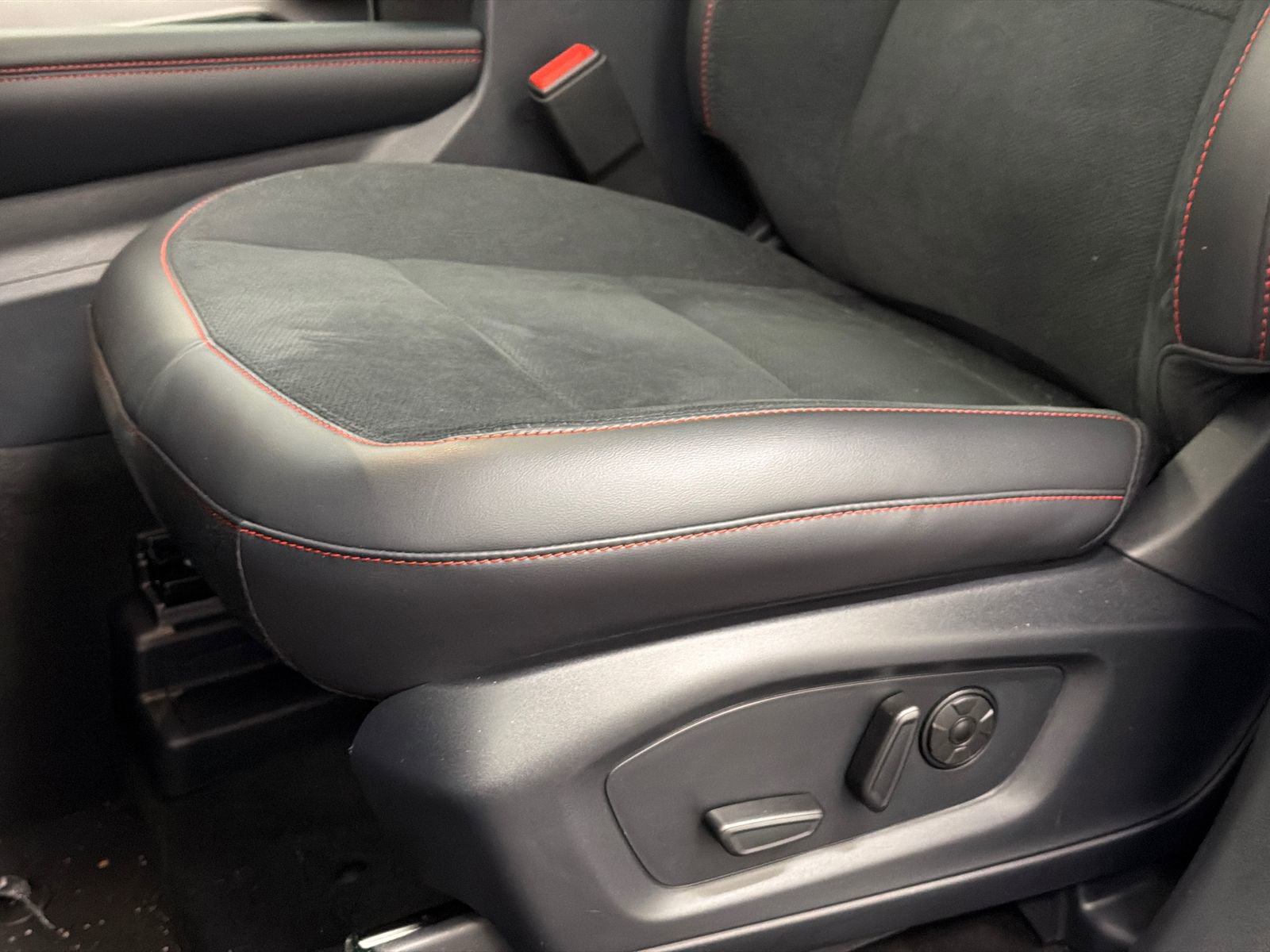 New 2026 Ford Explorer ST w/ Sun And Sound Package image 18