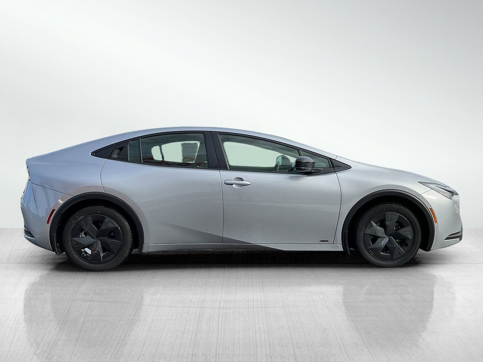 Used 2024 Toyota Prius LE image 6