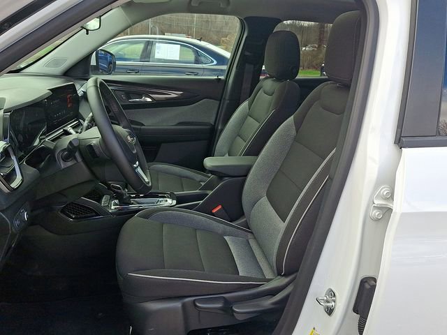 Used 2026 Chevrolet TrailBlazer LT w/ LT Cold Weather Package image 2