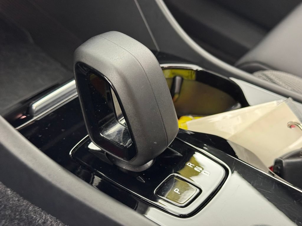 Certified 2023 Volvo C40 Recharge Core w/ Protection Package Premier AWD/4WD image 21