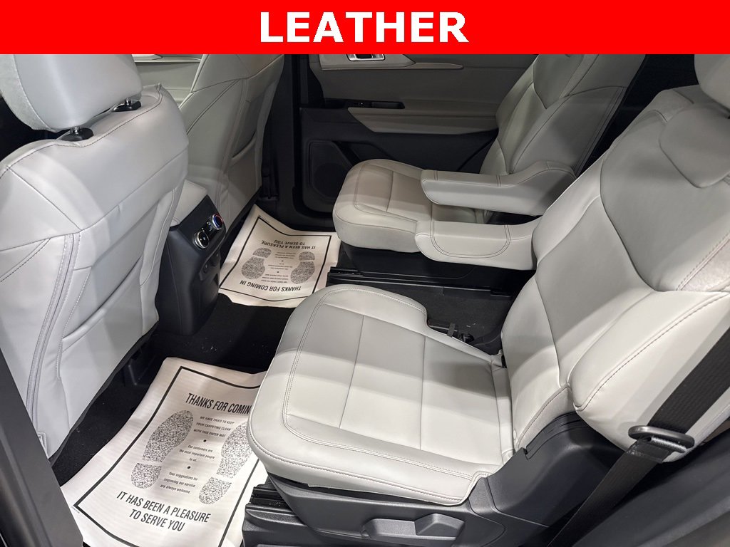 New 2026 Ford Explorer Active image 4