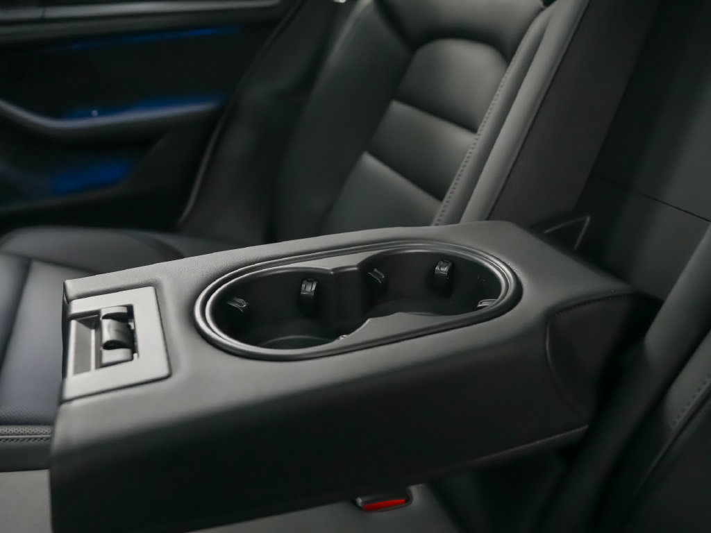 New 2026 Porsche Taycan 4S AWD/4WD image 20
