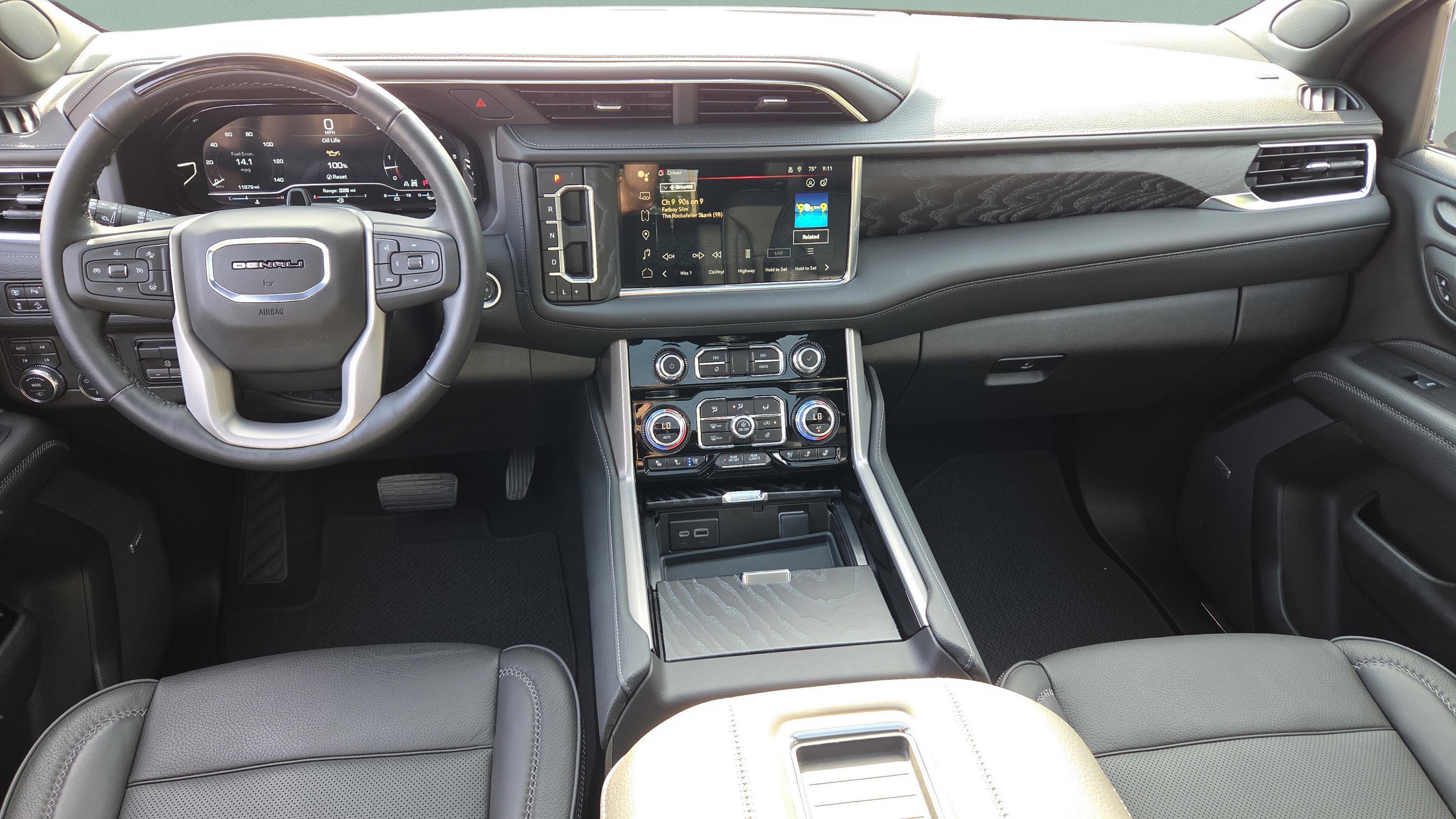 Certified 2024 GMC Yukon Denali w/ Advanced Technology Package AWD/4WD image 14