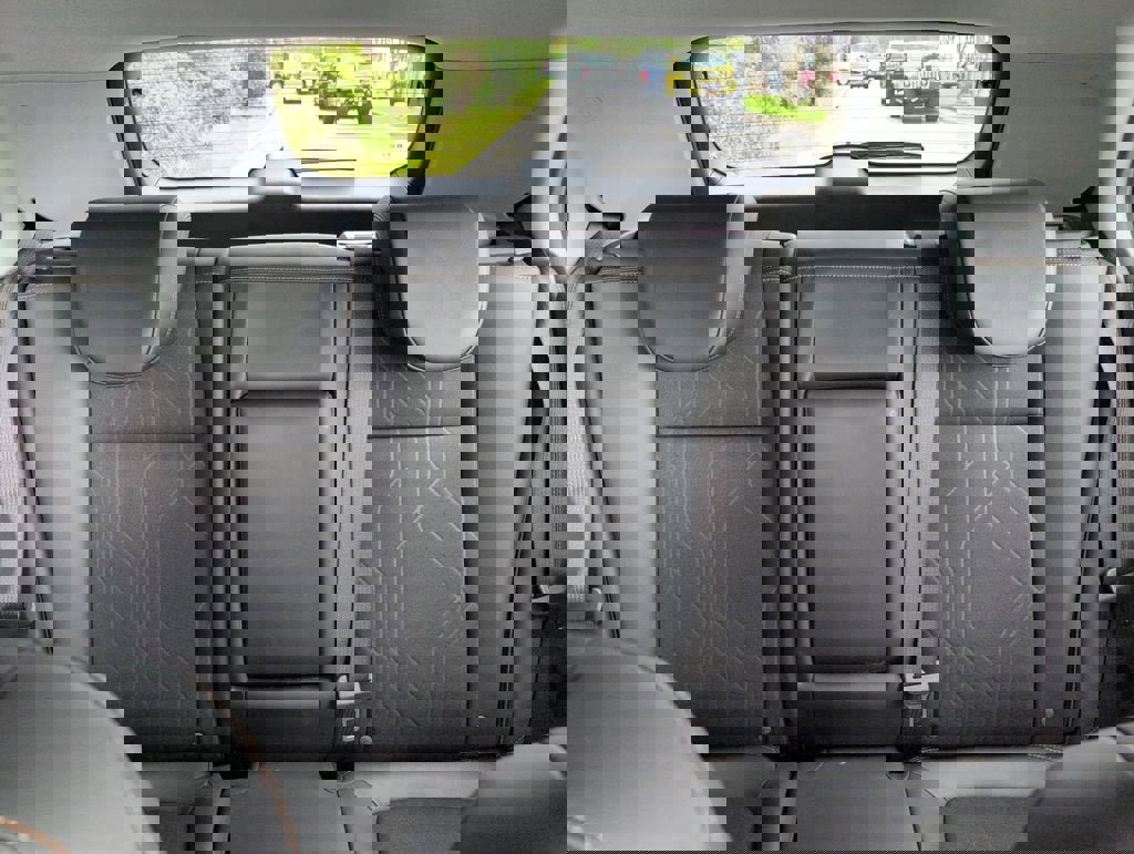 Used 2020 Chevrolet Trax LT w/ LT Convenience Package image 27