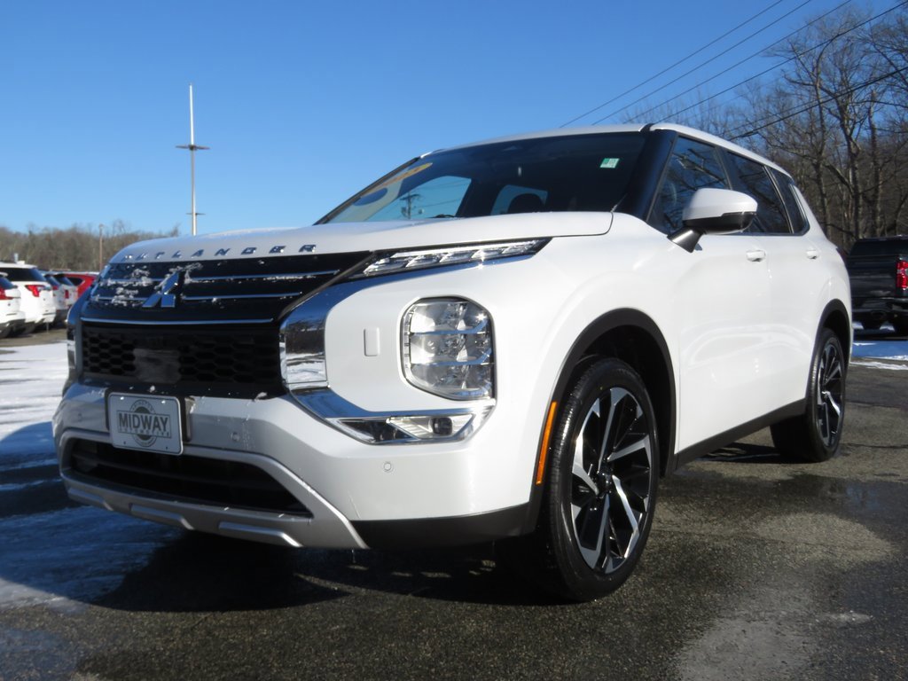 Used 2023 Mitsubishi Outlander SE