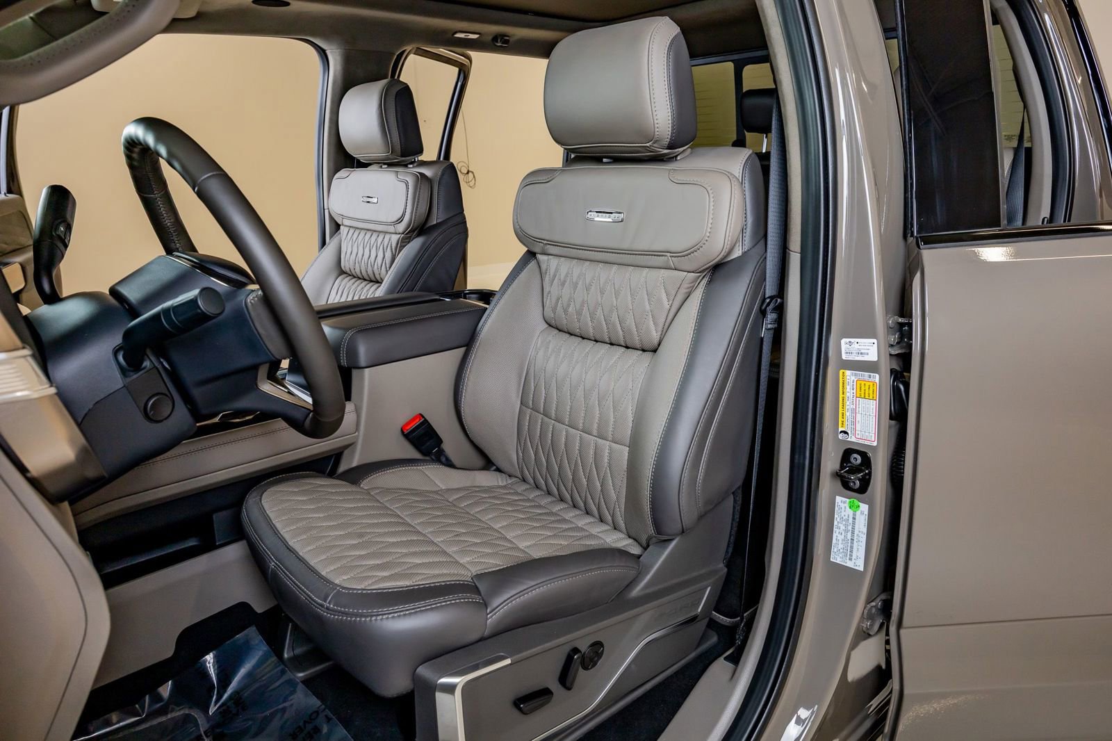 Used 2026 Ford F450 Platinum AWD/4WD image 30