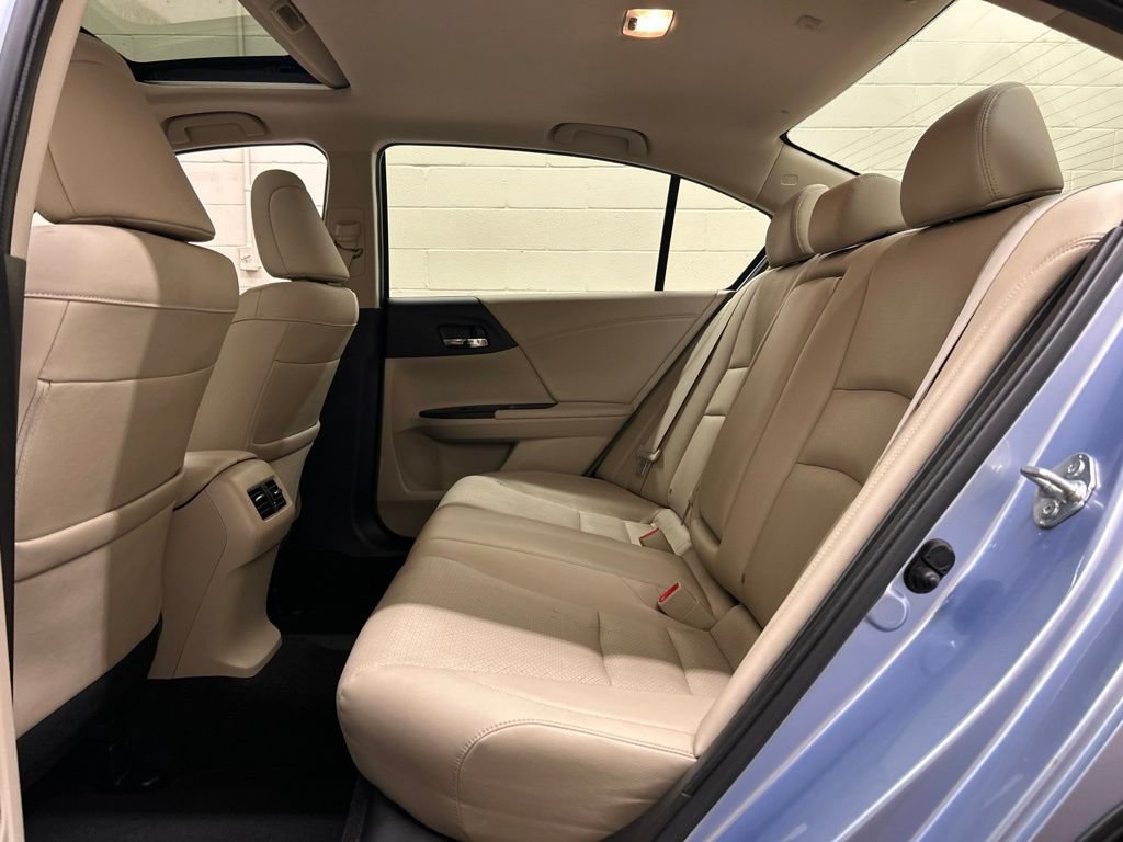 Used 2017 Honda Accord EX-L image 10