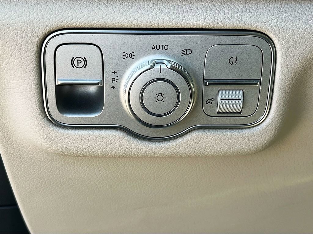 Used 2023 Mercedes-Benz GLS 450 4MATIC image 21