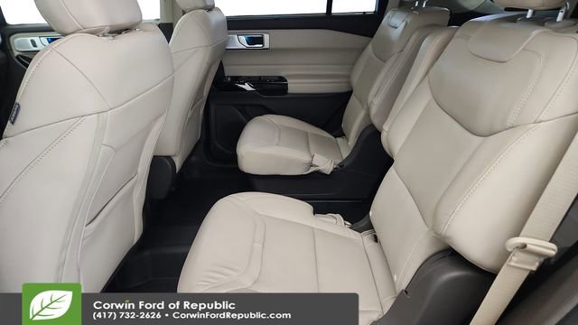Certified 2024 Ford Explorer Platinum w/ Technology Package image 28