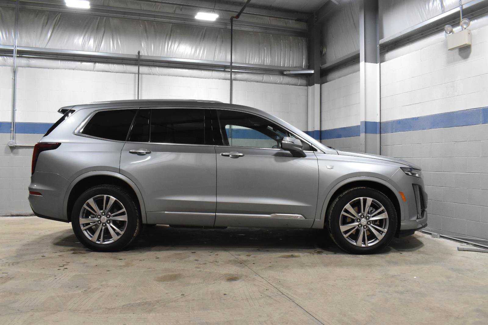 Certified 2025 Cadillac XT6 Premium Luxury image 31