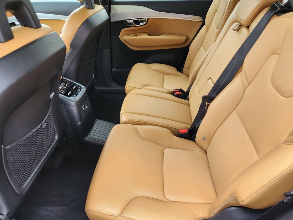 Used 2016 Volvo XC90 T8 Momentum w/ Vision Package AWD/4WD image 18