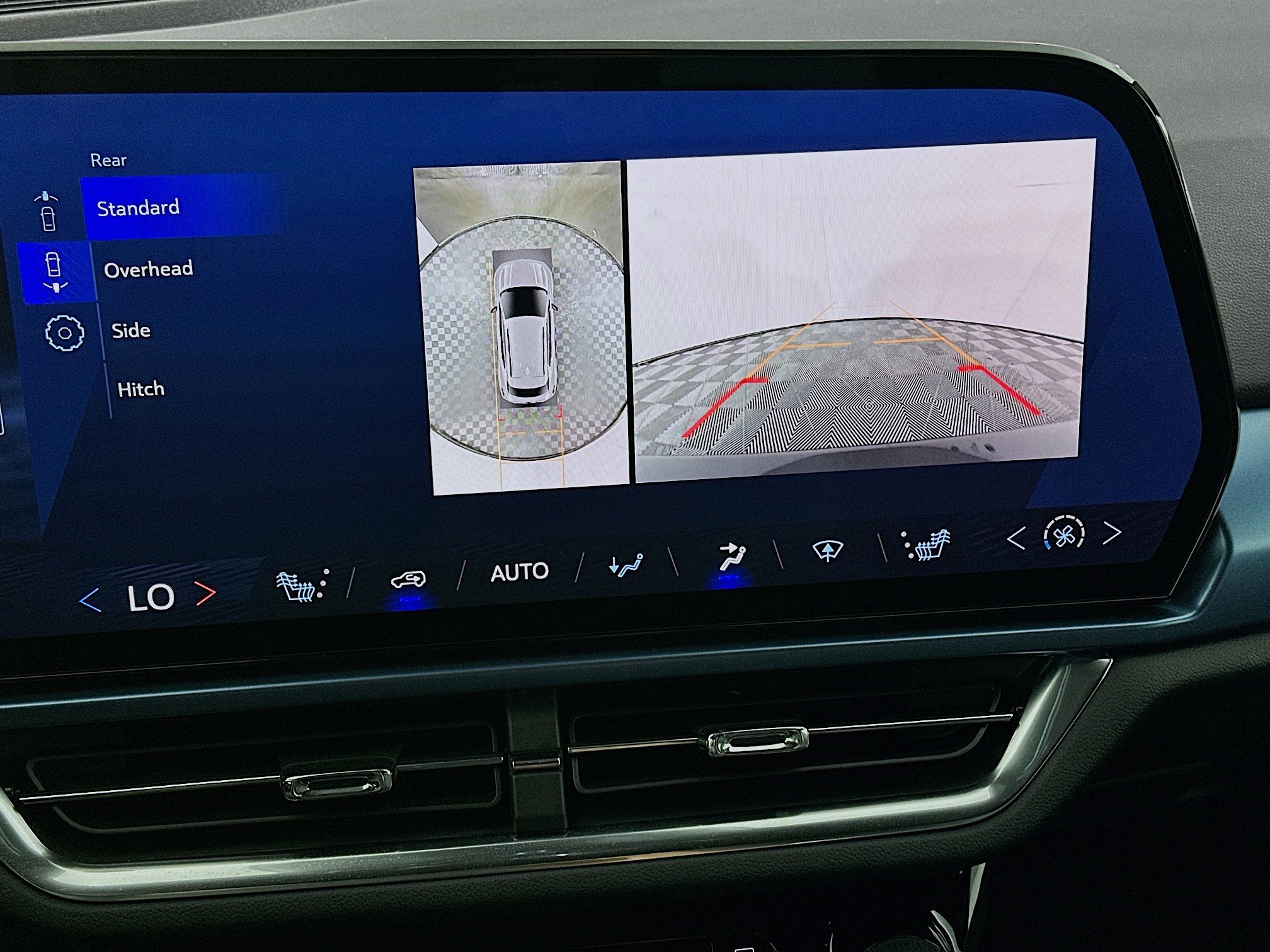 Used 2024 Chevrolet Equinox EV LT image 23