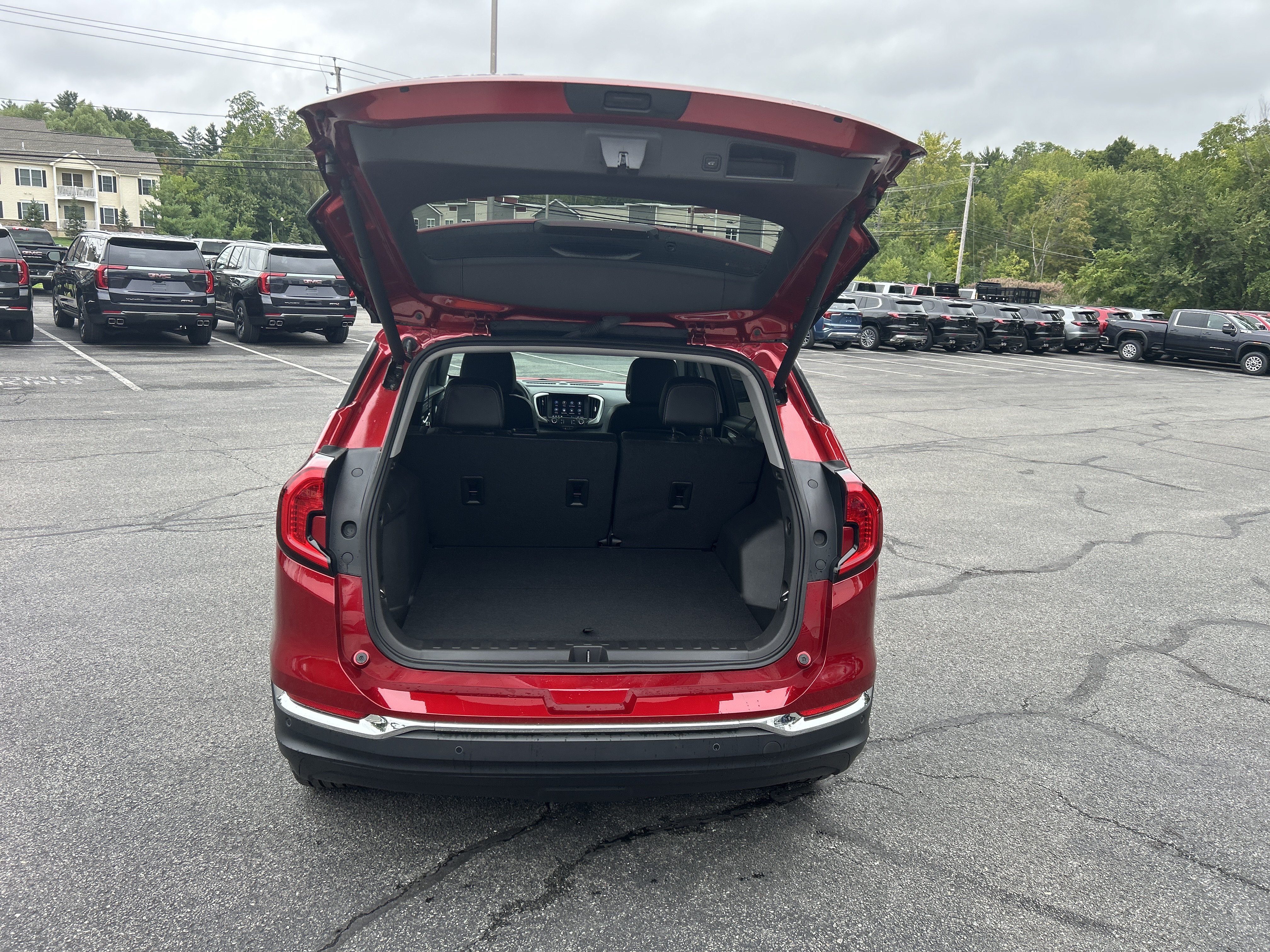 Certified 2024 GMC Terrain SLT AWD/4WD image 11