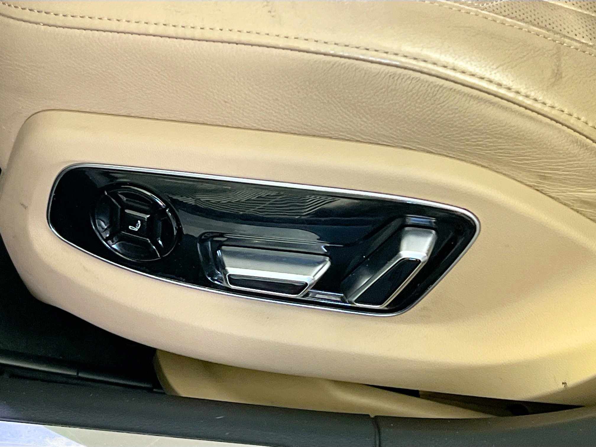 Used 2019 Audi A8 L 3.0T w/ Executive Package image 15