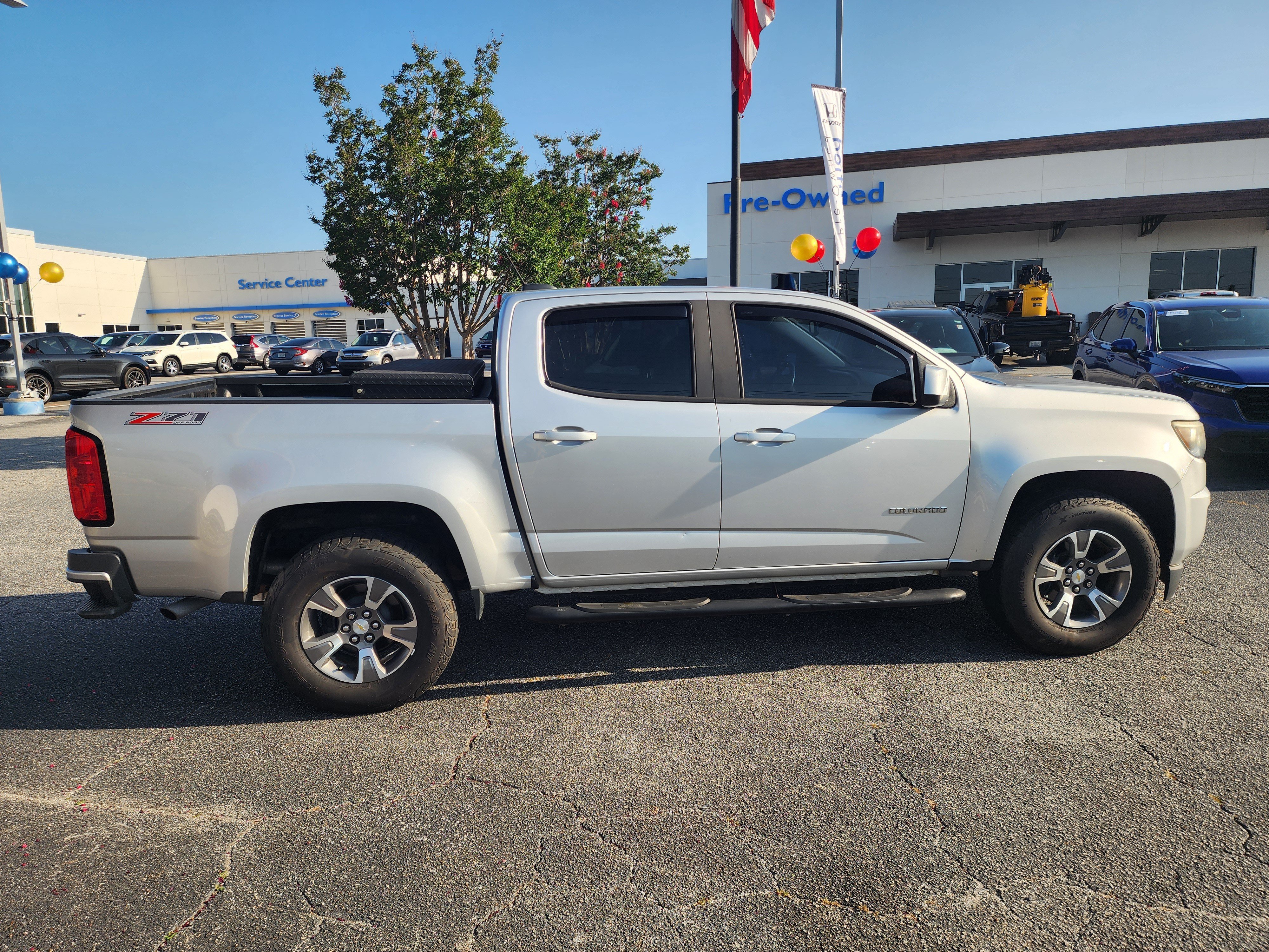 Used 2019 Chevrolet Colorado Z71 AWD/4WD image 3