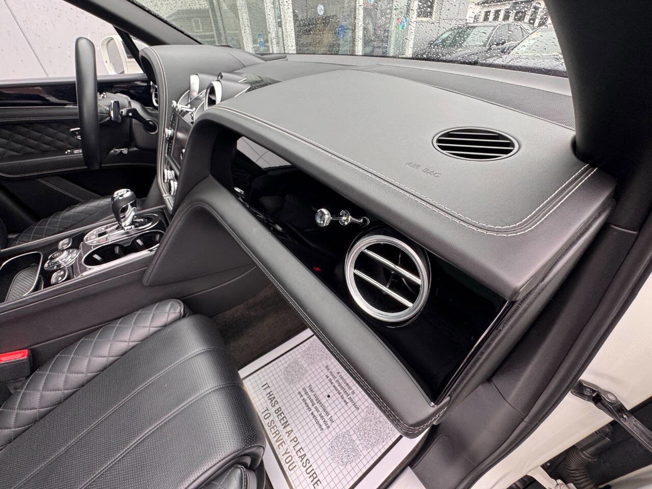 Used 2018 Bentley Bentayga Activity image 39