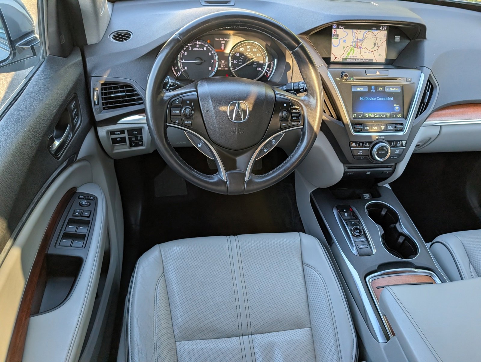 Used 2017 Acura MDX SH-AWD image 3