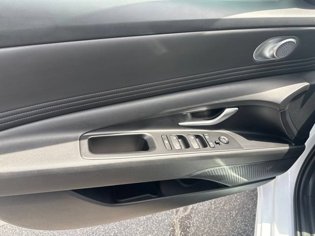 Used 2025 Hyundai Elantra SEL FWD image 25