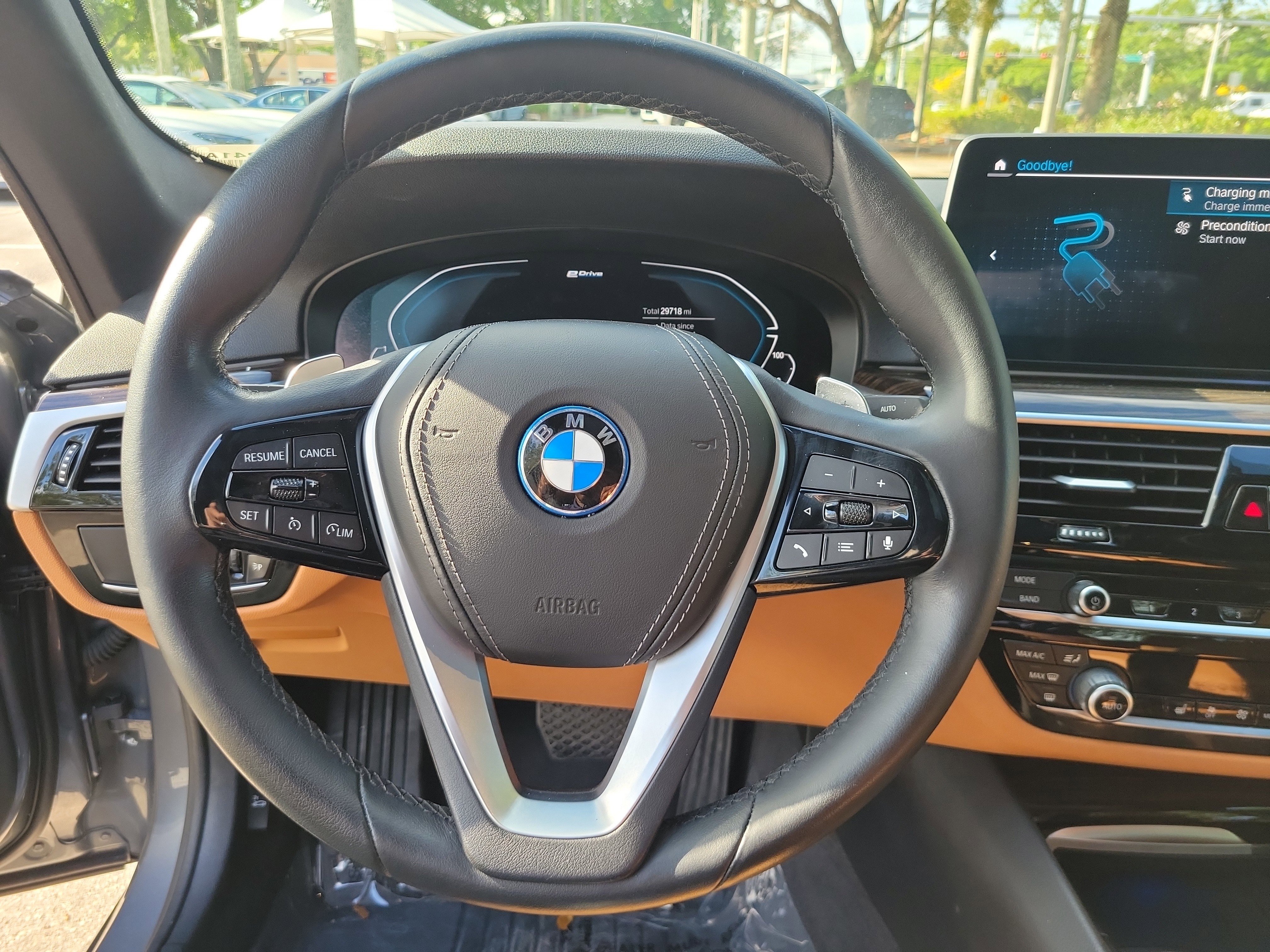 Certified 2023 BMW 530e w/ Premium Package image 25