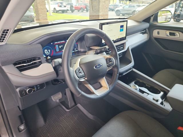 Used 2025 Ford Explorer Active RWD image 10