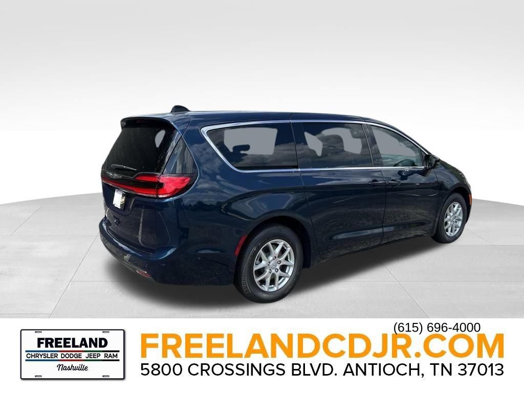 New 2025 Chrysler Pacifica Select FWD image 7