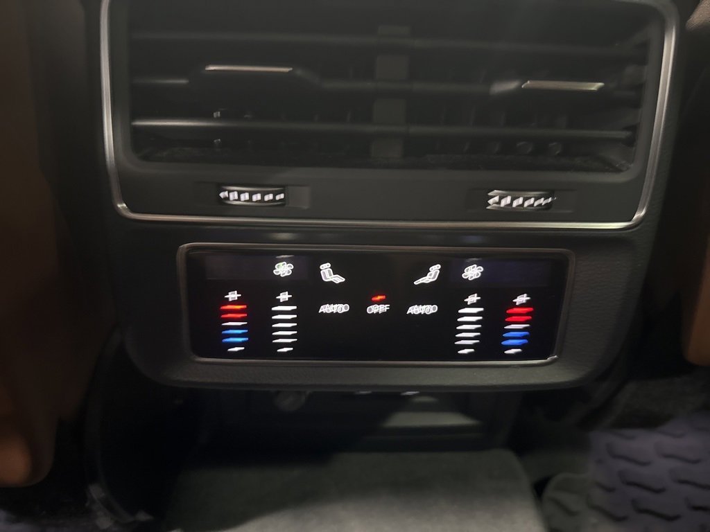 Used 2022 Audi Q8 Premium Plus image 18