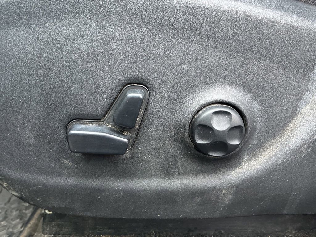 Used 2015 Jeep Cherokee Trailhawk w/ Comfort/Convenience Group image 16