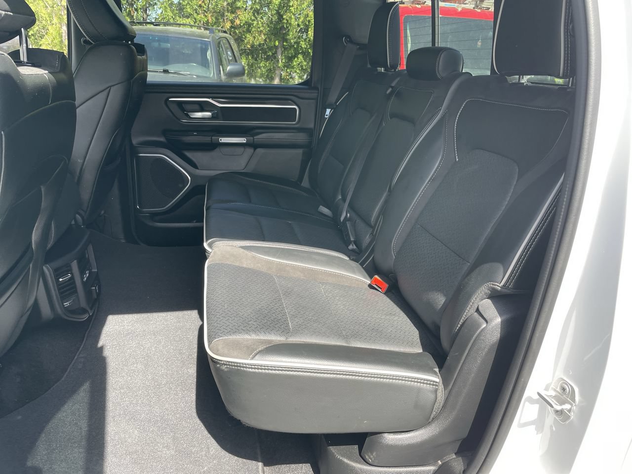 Used 2025 RAM 1500 Laramie AWD/4WD image 38
