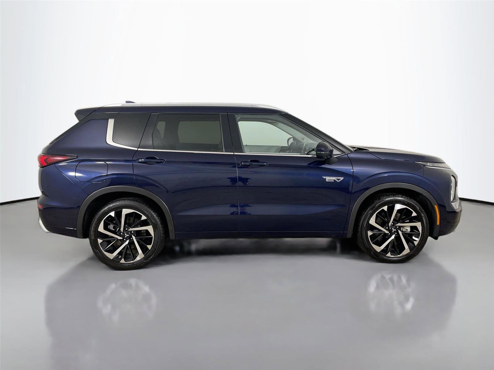 Used 2024 Mitsubishi Outlander SEL image 8