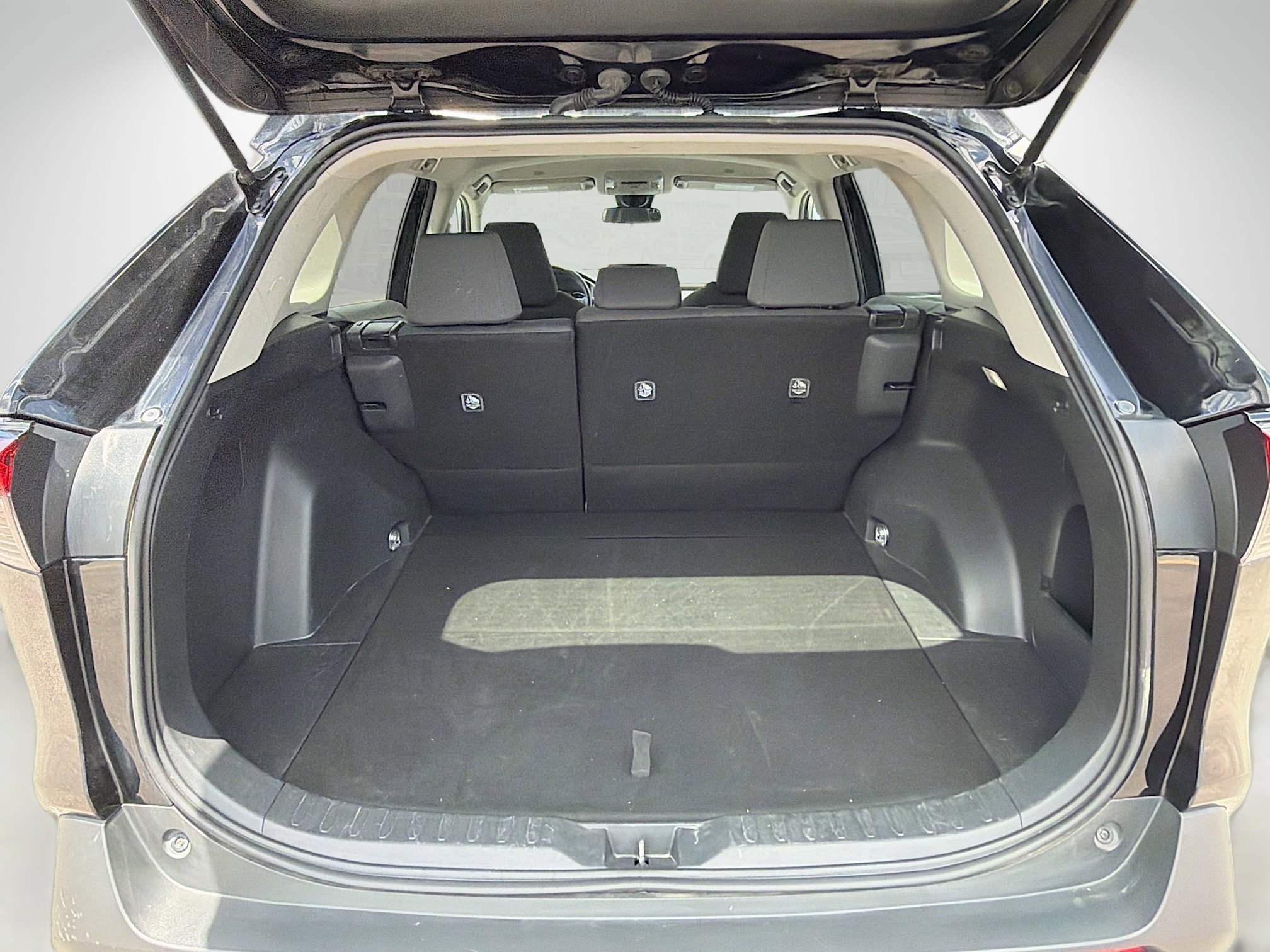 Used 2024 Toyota RAV4 XLE FWD image 11