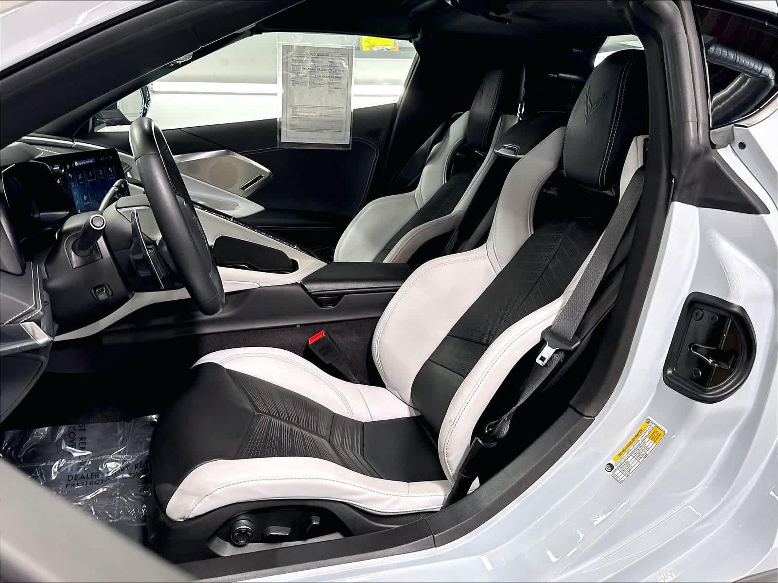 Used 2024 Chevrolet Corvette Stingray Preferred Cpe w/ 2LT RWD image 26