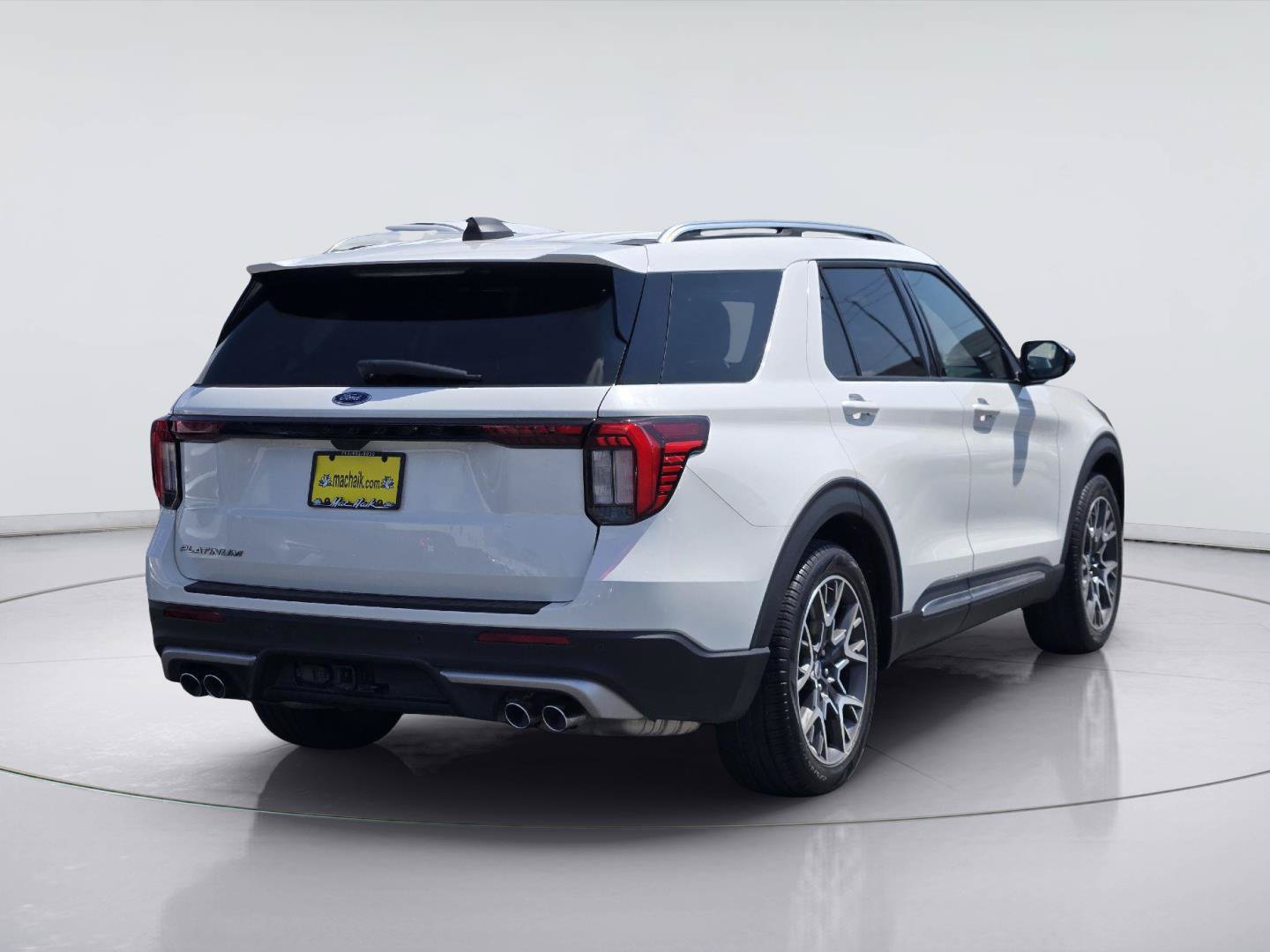Used 2025 Ford Explorer Platinum w/ Ultimate Package RWD image 8