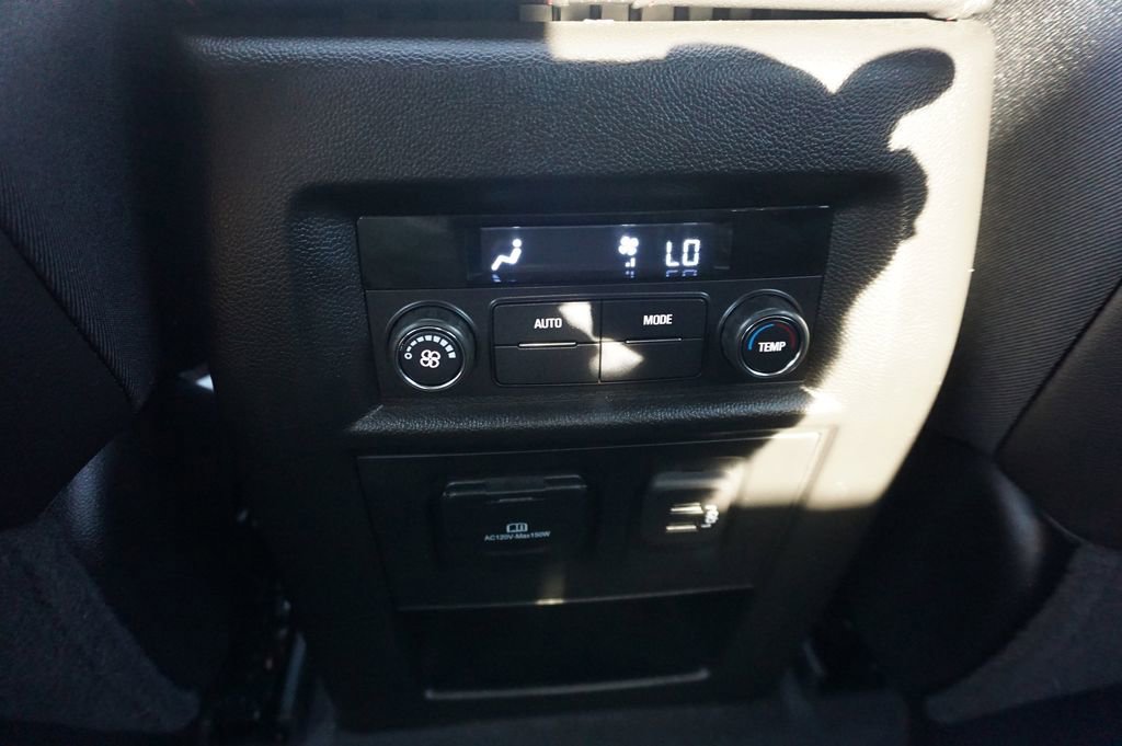 Used 2023 Chevrolet Traverse RS image 16