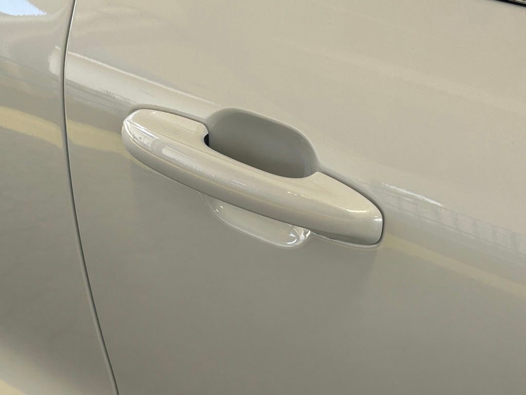 Certified 2024 Ford Escape SE w/ PHEV Premium Package FWD image 22