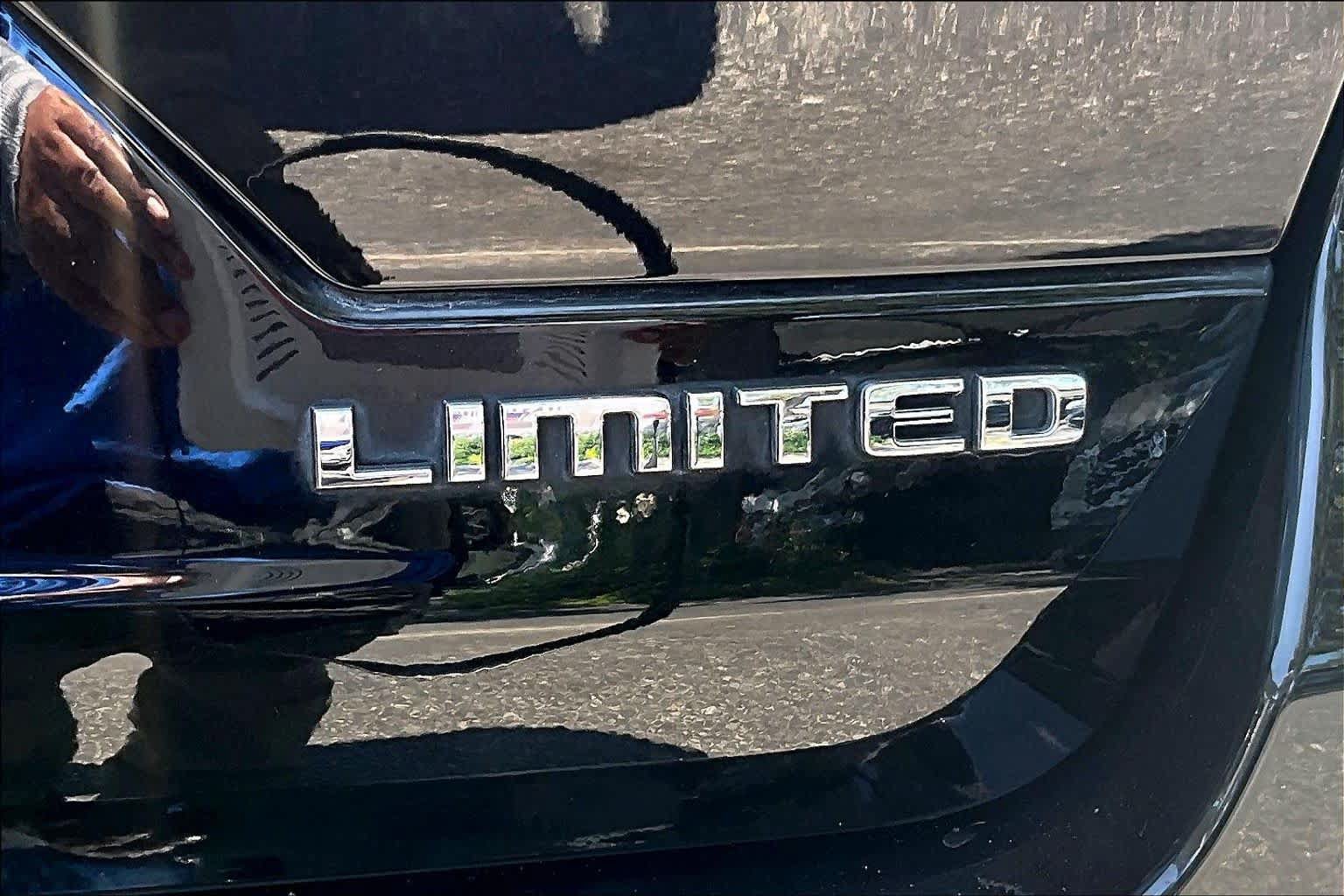 Used 2022 Jeep Grand Cherokee Limited RWD image 10
