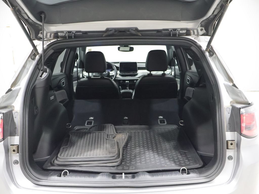 Certified 2023 Jeep Compass Latitude AWD/4WD image 5