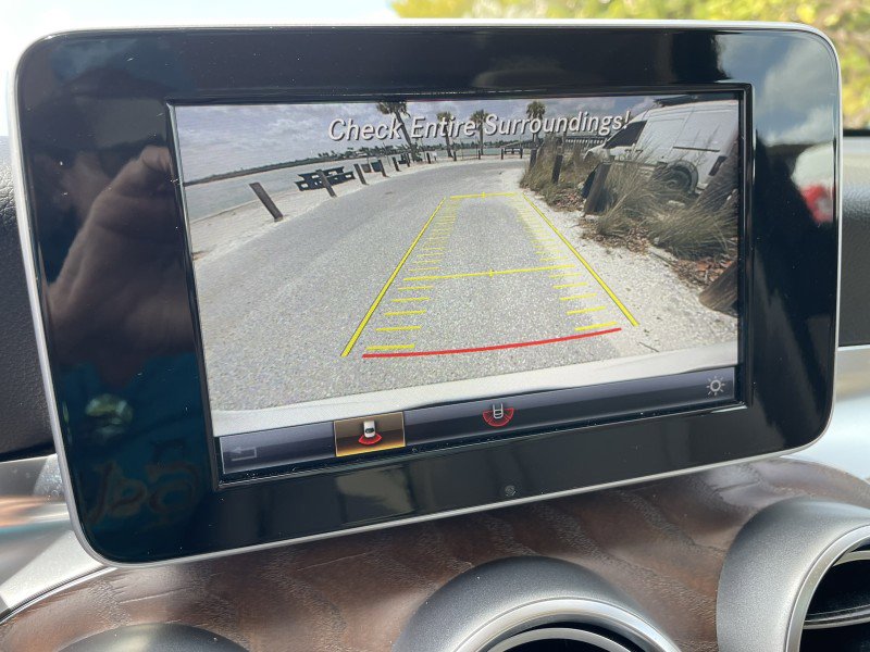 Used 2019 Mercedes-Benz GLC 350e 4MATIC w/ Premium Package image 19