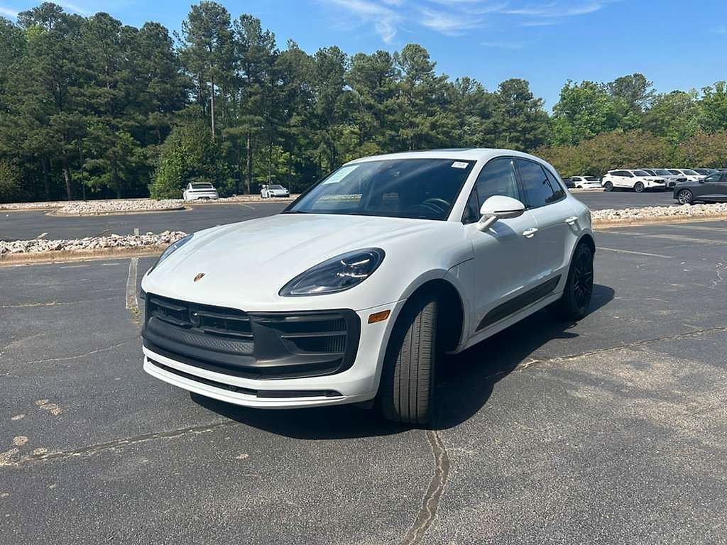Used 2024 Porsche Macan GTS AWD/4WD image 4