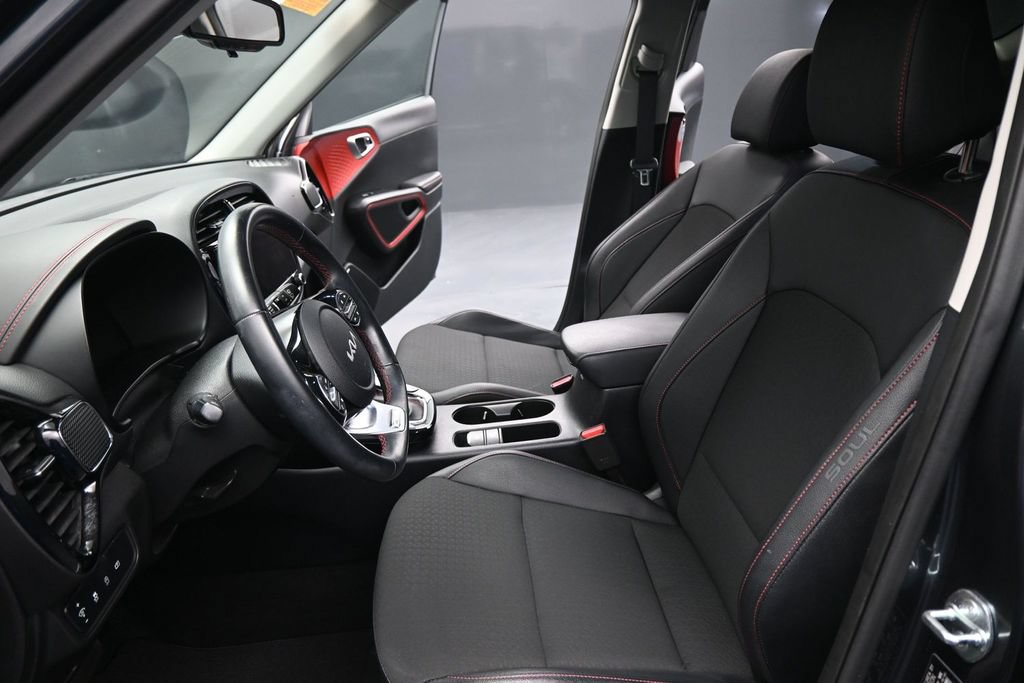 Used 2023 Kia Soul GT-Line w/ GT-Line Technology Package FWD image 9