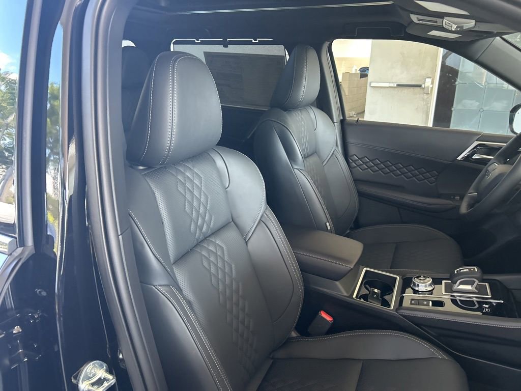 New 2025 Mitsubishi Outlander 4WD Plug-In Hybrid image 20