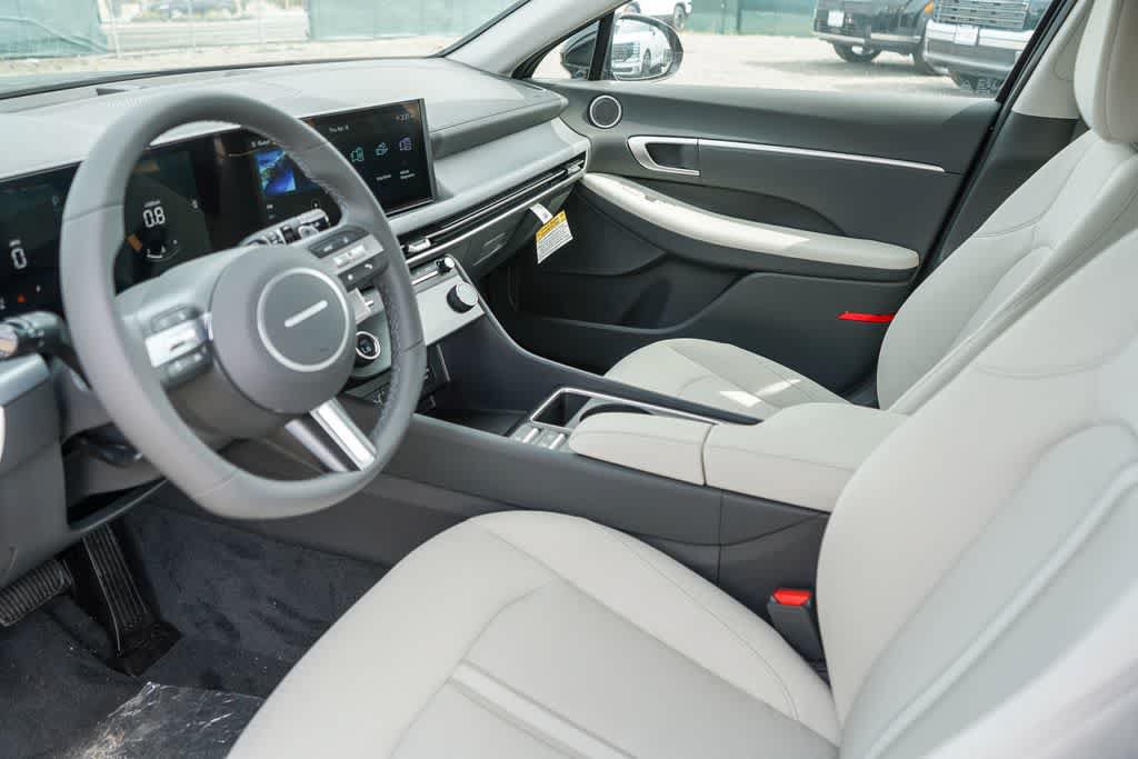 New 2026 Hyundai Sonata SEL FWD image 17